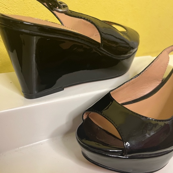 New Charles David Black Patent Open Toe Sling Back Wedge Sandal! - Picture 2 of 11